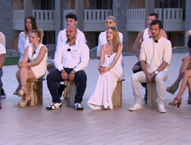 Game of love: Έπεσαν μπουνιές και κλωτσιές ανάμεσα στους παίκτες- Μπήκε στην μέση ο Χριστόπουλος